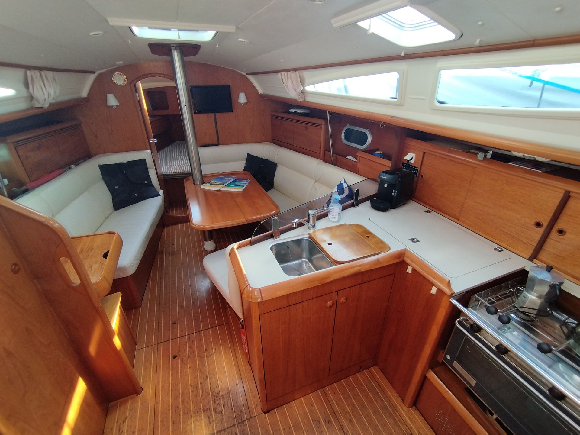 slider 5 Jeanneau Sun Odyssey 35 GTE